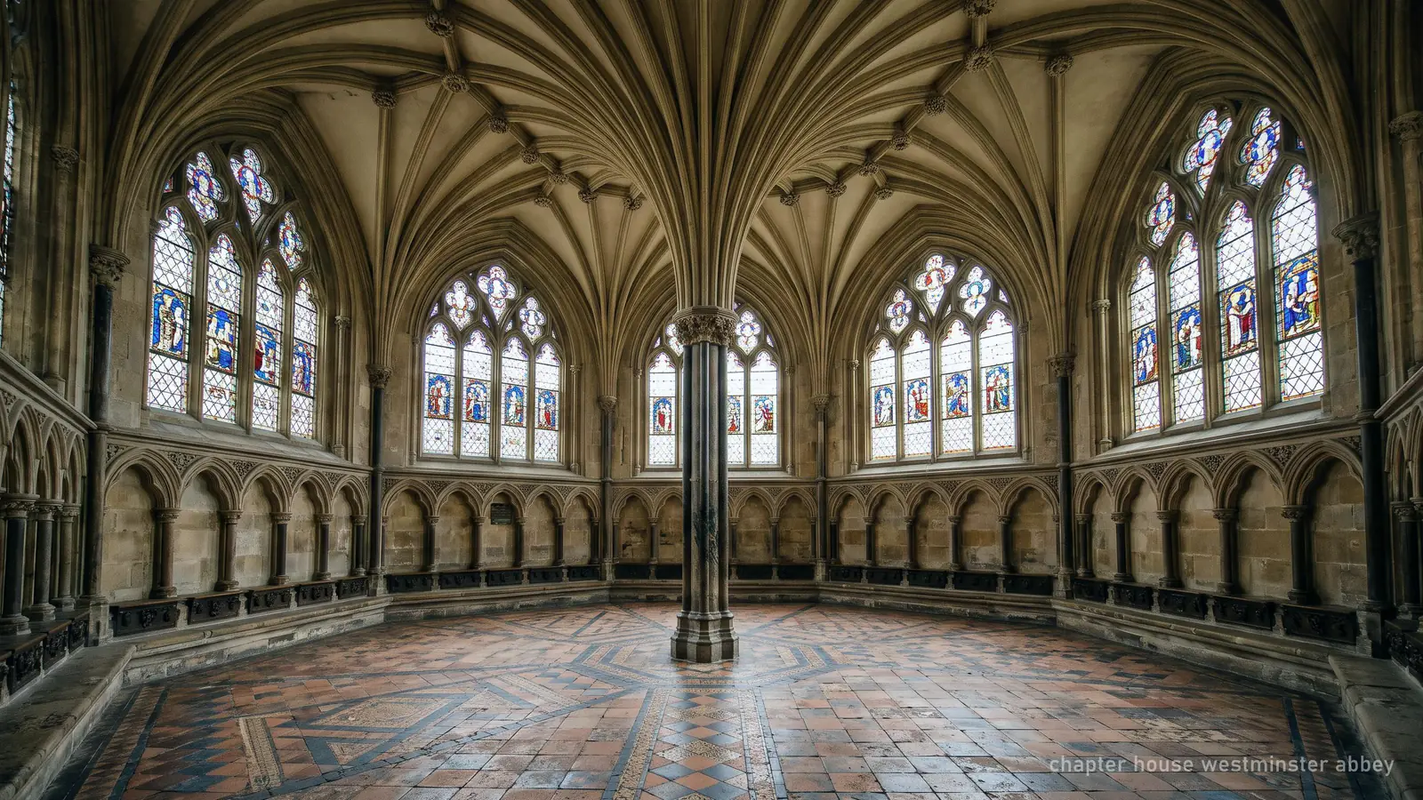 Illustration of an octagonal medieval chapter house with a central column and tall windows